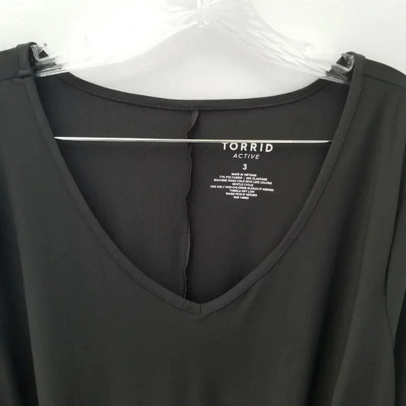 Torrid Athletic Wear Grey  V-Neck Short Sleeve Shirt Size 3X - Picture 6 of 6
